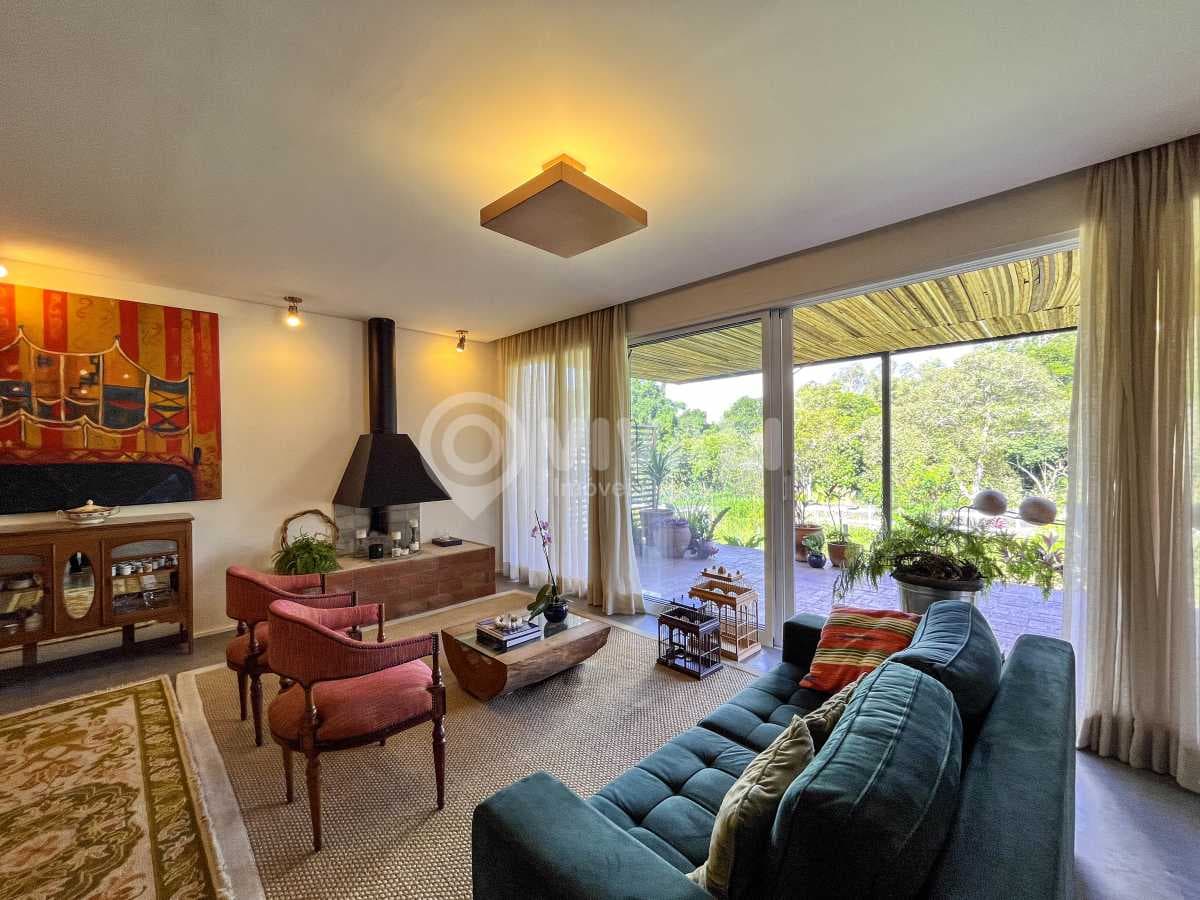 Casa em Condomínio com 3 suítes no Condominio Village Das Palmeiras