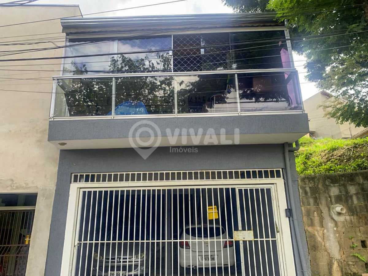 Casa de rua com 1 suíte no Jardim Mateus