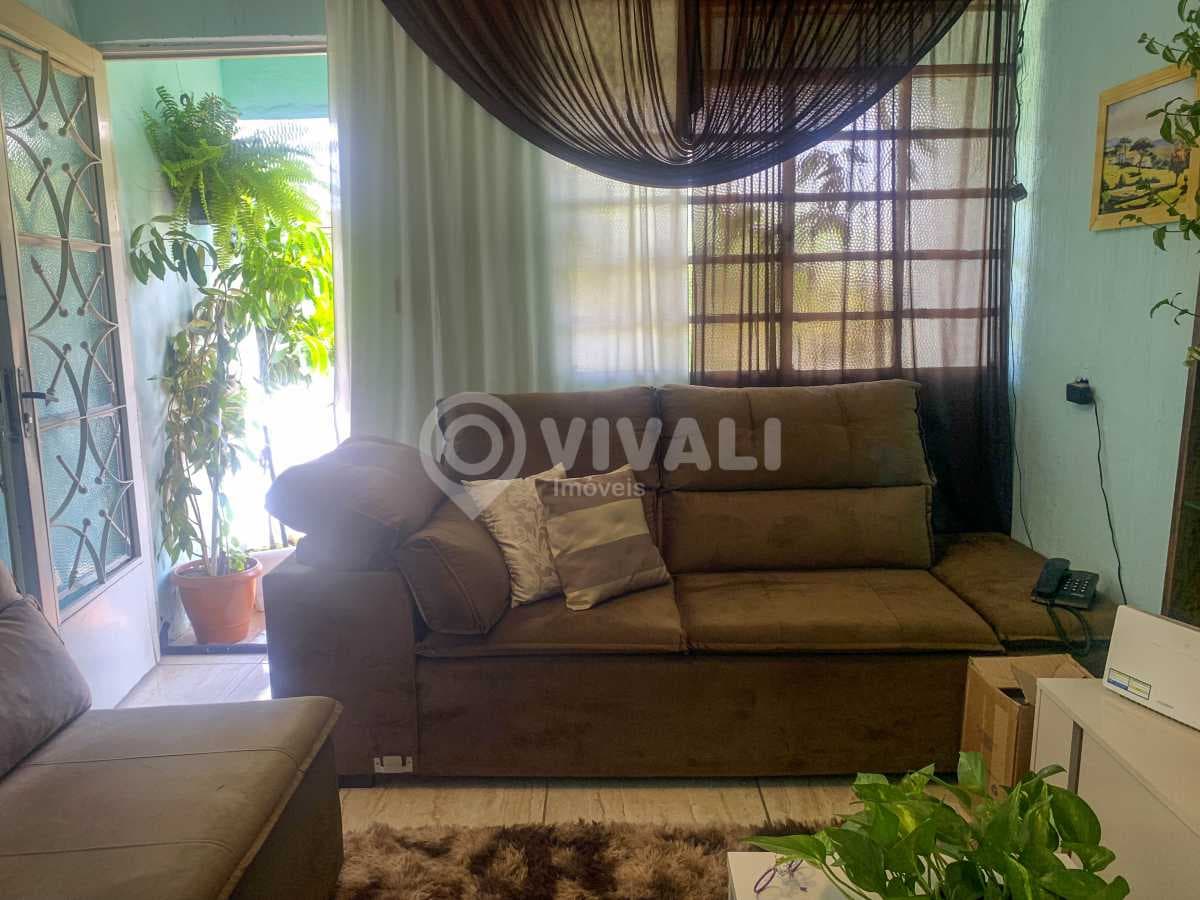 Casa de rua com 1 suíte no Jardim México — foto 2