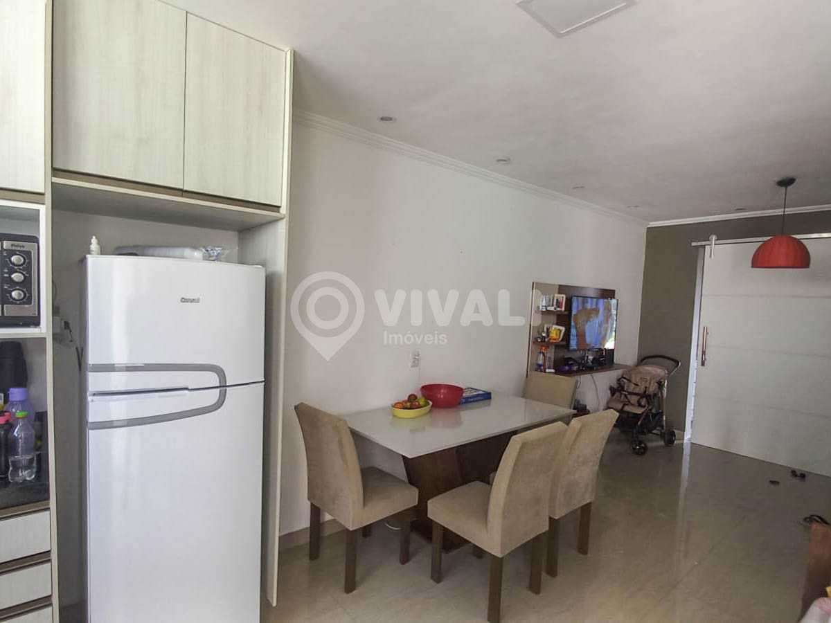Casa de rua com 2 suítes no Jardim Santa Gertrudes