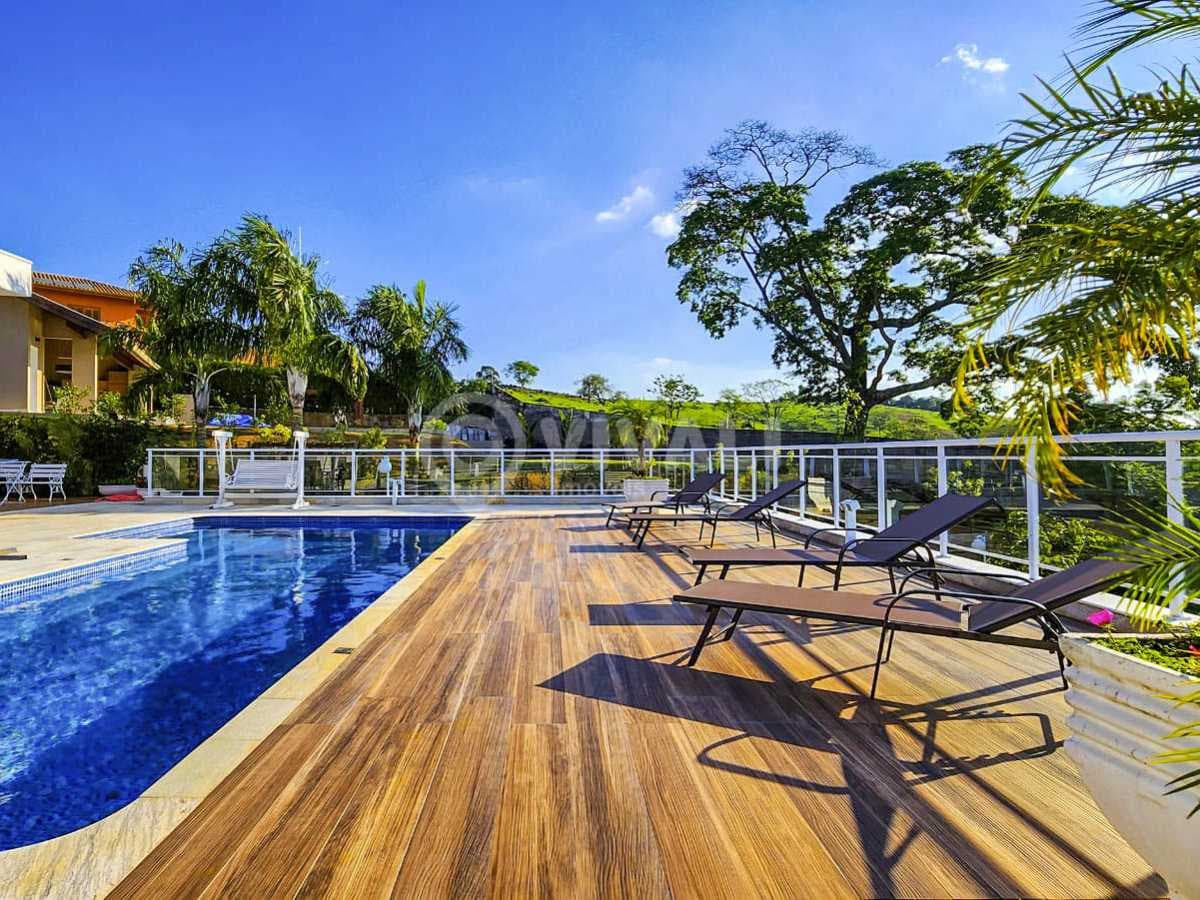 Casa em Condomínio com 3 suítes no Condominio Village Das Palmeiras