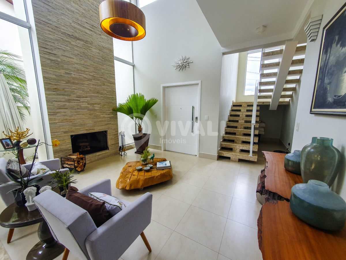 Casa em Condomínio com 3 suítes no Jardim Nossa Senhora das Graças