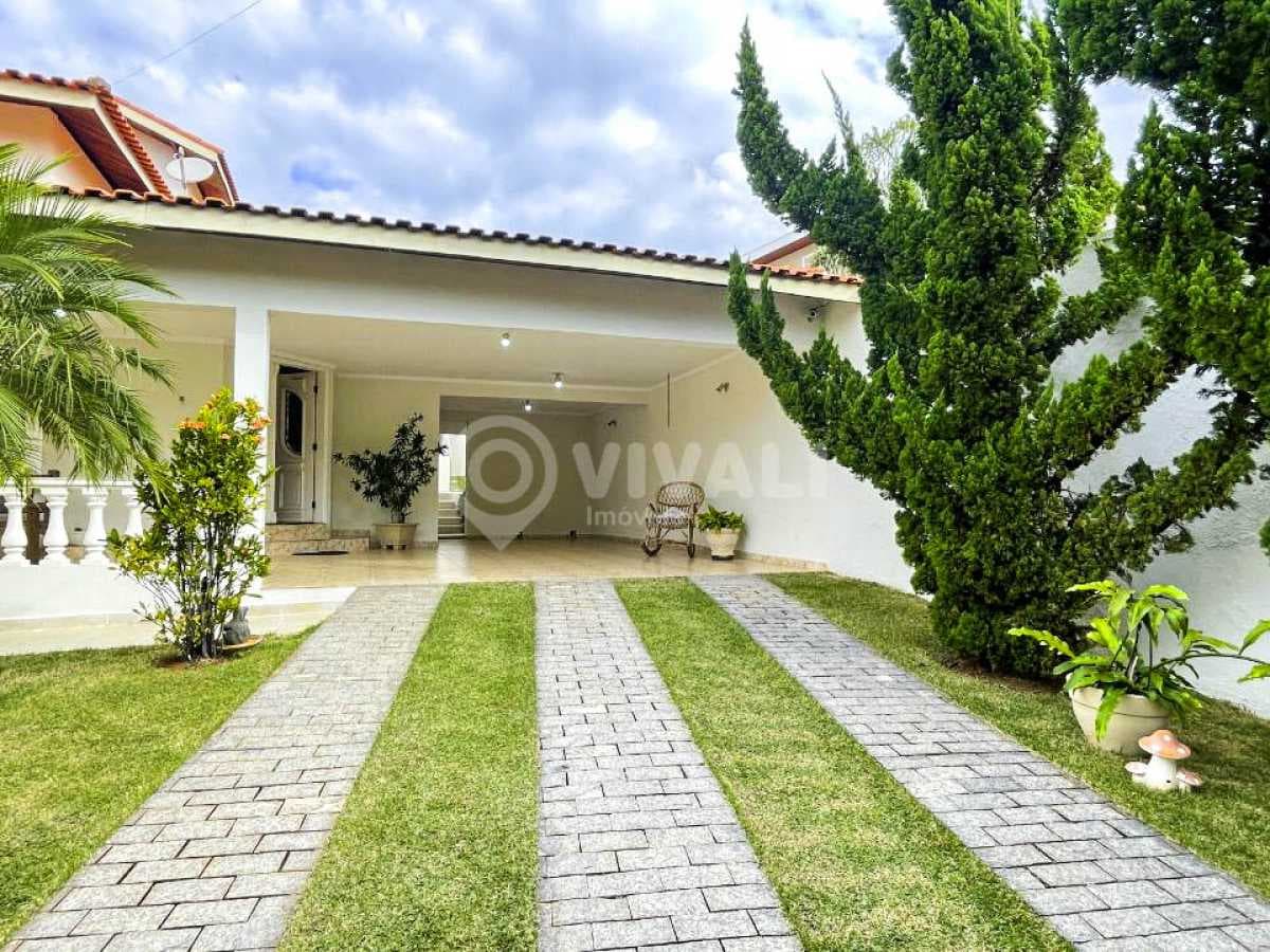 Casa em Condomínio com 1 suíte no Jardim Santa Rosa