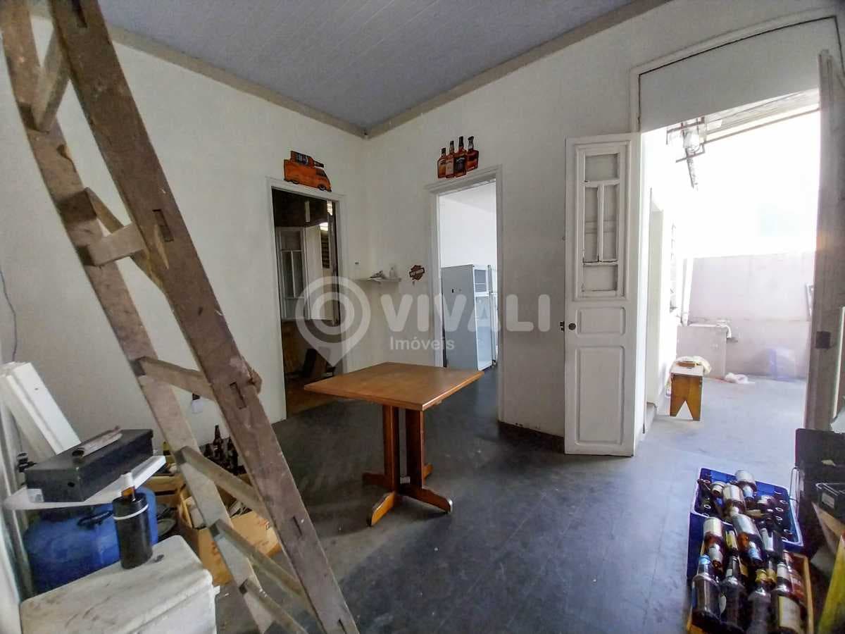 Casa de rua com 3 quartos no Centro — foto 3