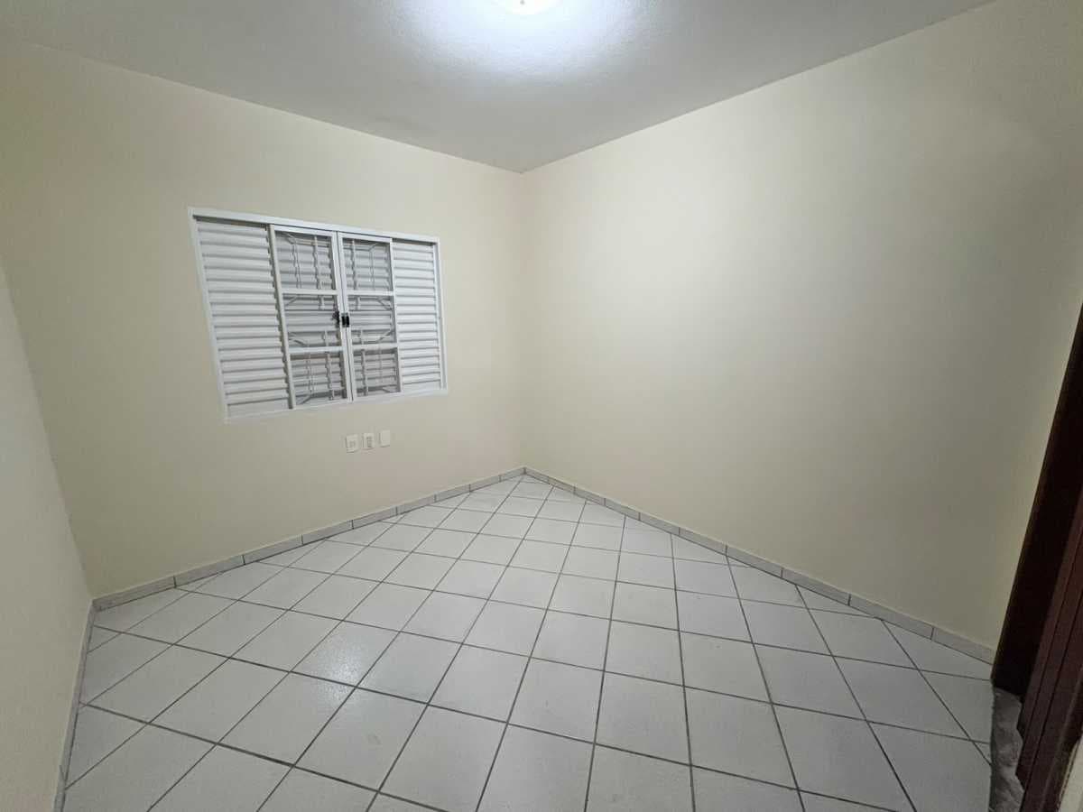 Casa de rua com 1 suíte no Jardim Santa Filomena — foto 2
