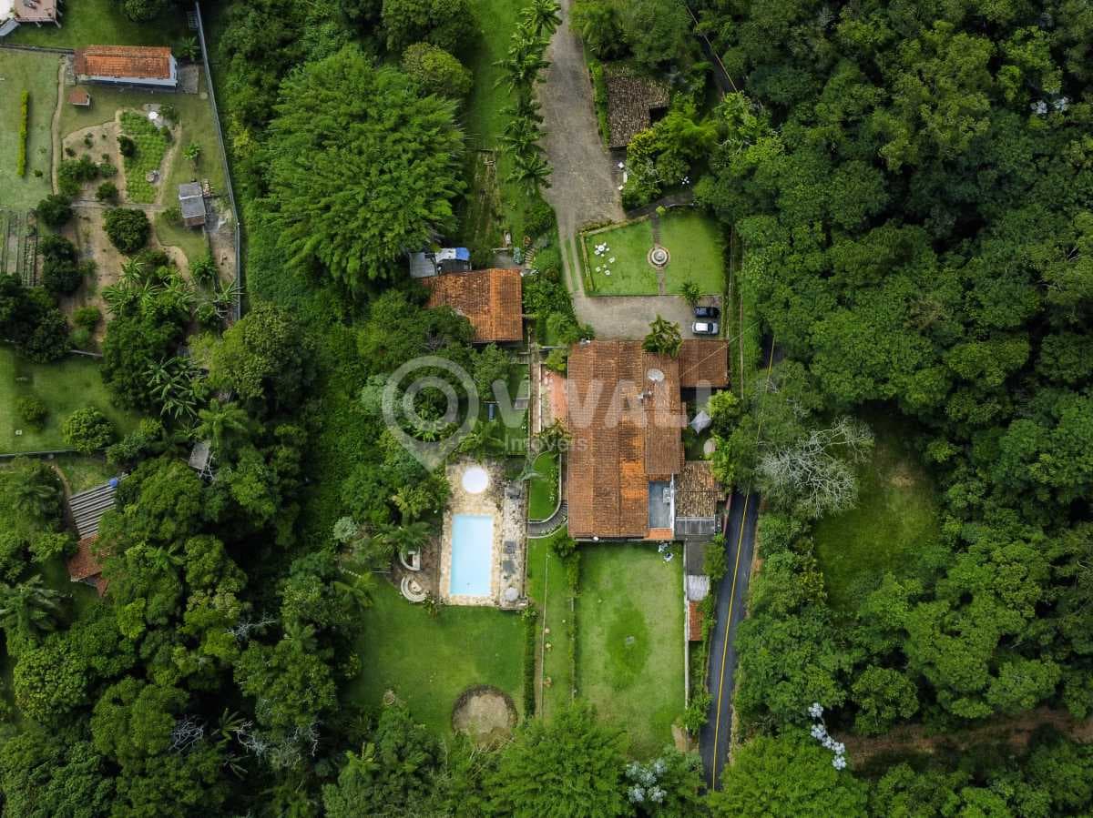 Sítio com 5 suítes no Bairro da Aparecidinha