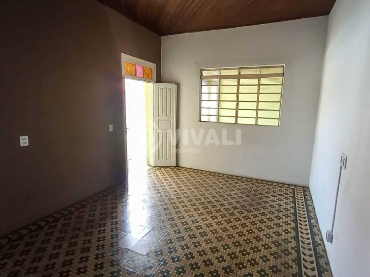Casa de rua com 2 quartos no Centro — foto 2