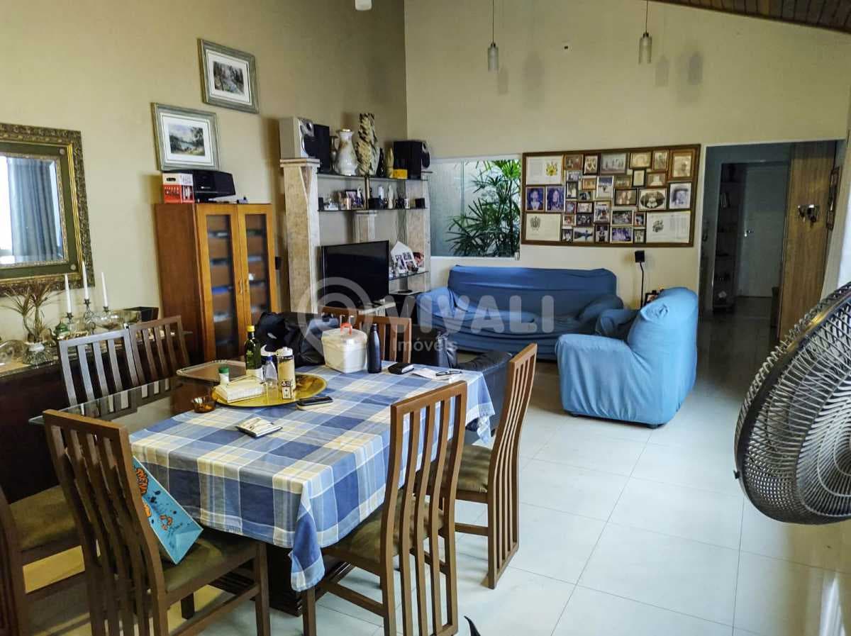Casa de rua com 1 suíte no Giardino D´ Itália