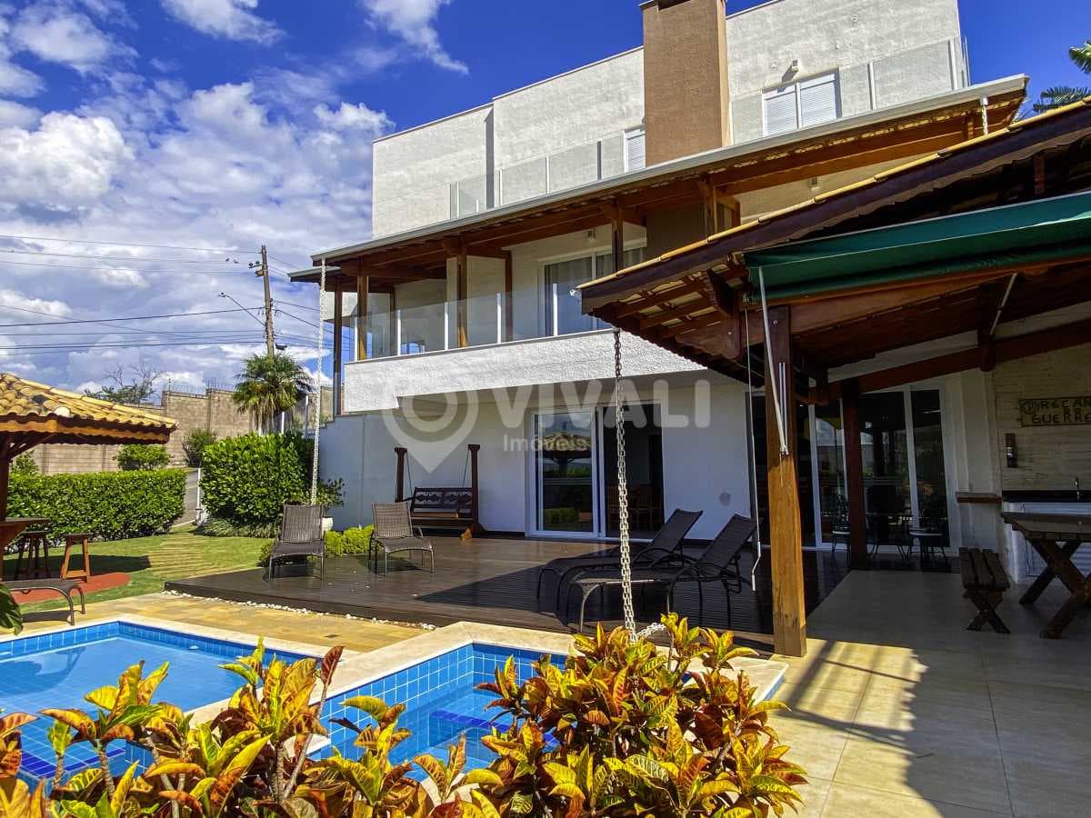 Casa em Condomínio com 3 suítes no Condomínio Itatiba Country Club