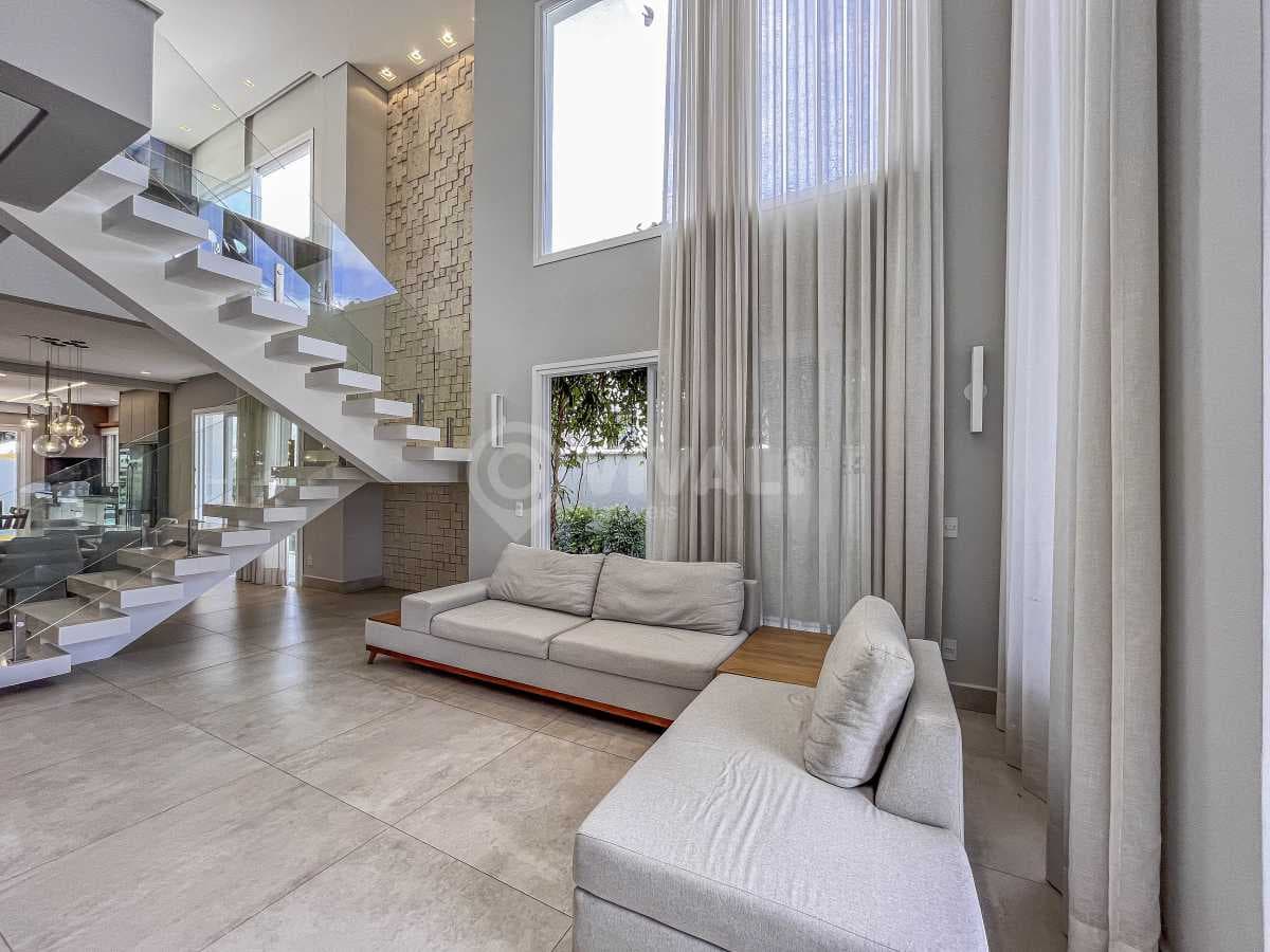 Casa em Condomínio com 4 suítes no Reserva Santa Rosa — foto 2