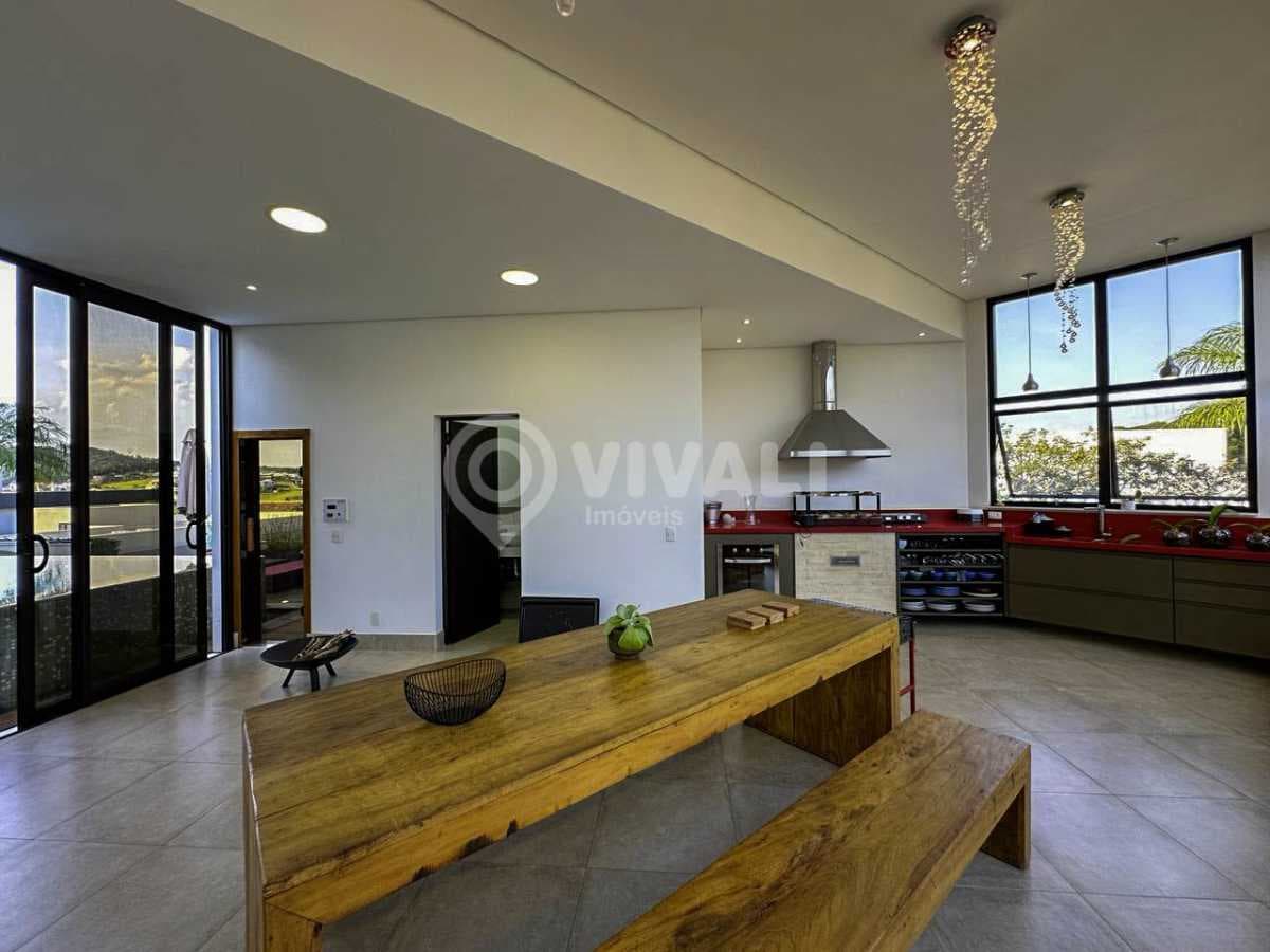 Casa em Condomínio com 3 suítes no Residencial Villaggio Paradiso