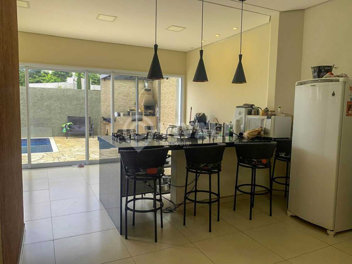 Casa em Condomínio com 2 suítes no Loteamento Residencial Jardim Botânico — foto 3