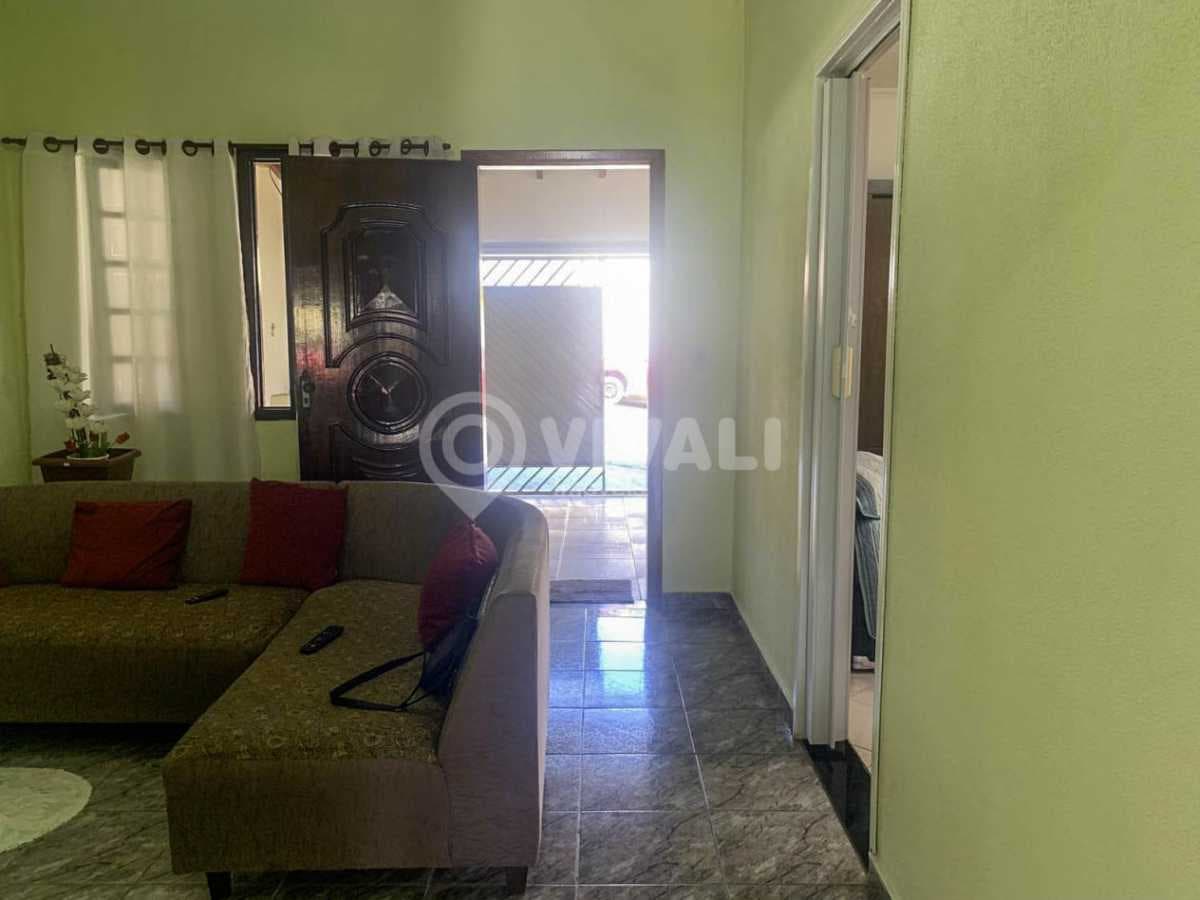 Casa de rua com 1 suíte no Vila Centenário
