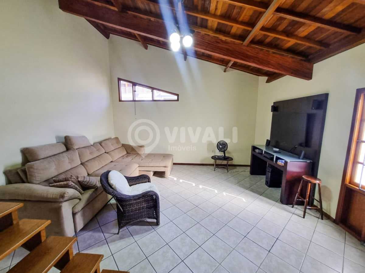 Casa de rua com 1 suíte no Residencial Flamboyant