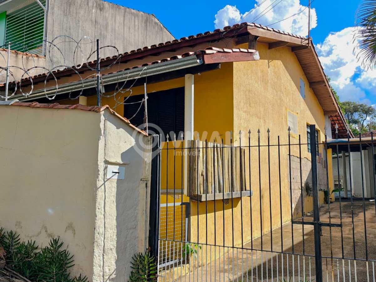 Casa de rua com 2 quartos no Jardim Ipê