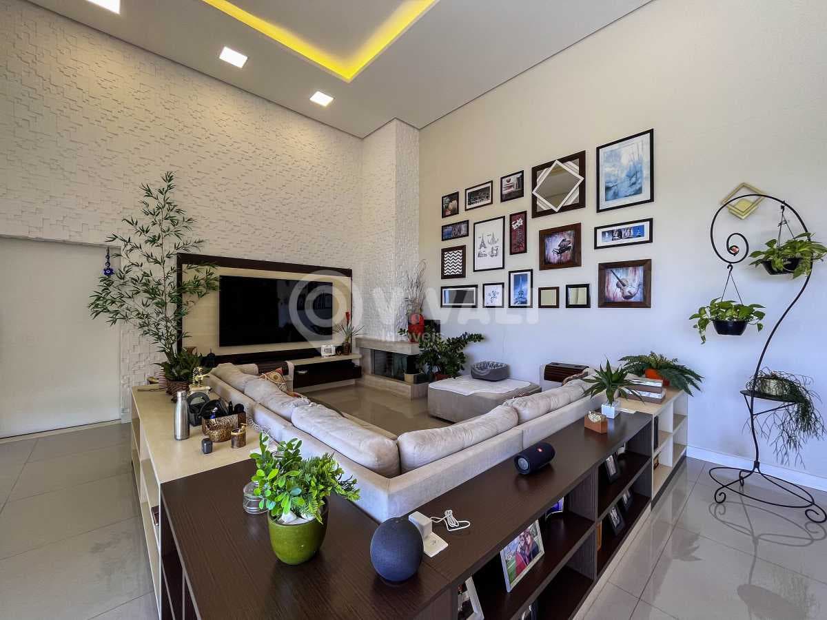 Casa em Condomínio com 3 suítes no Residencial Sete Lagos — foto 2