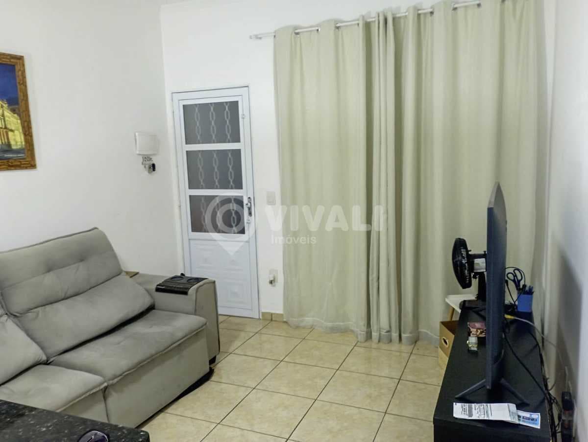 Casa de rua com 3 quartos no Parque da Colina
