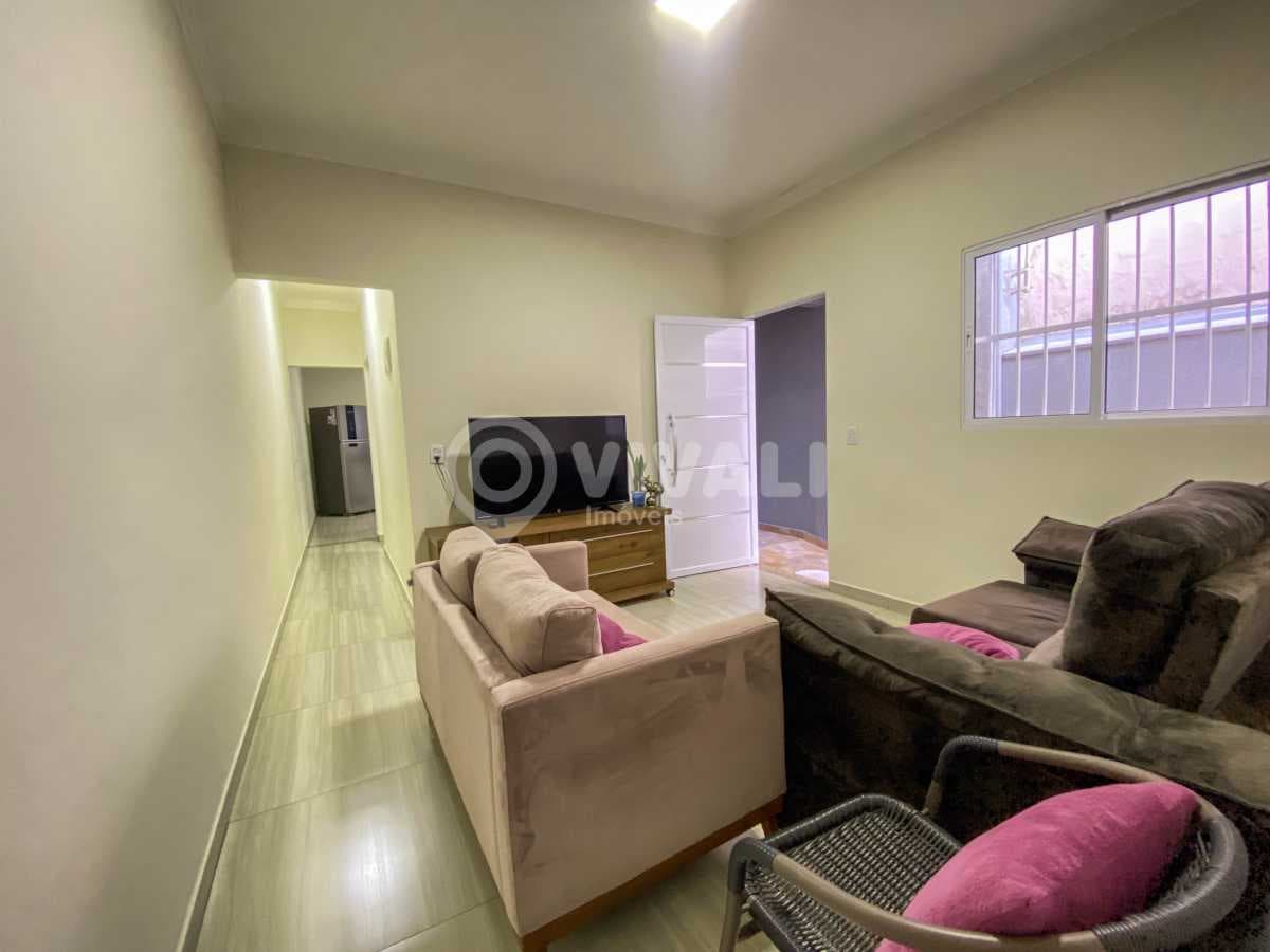 Casa de rua com 2 quartos no Vila Santa Cruz