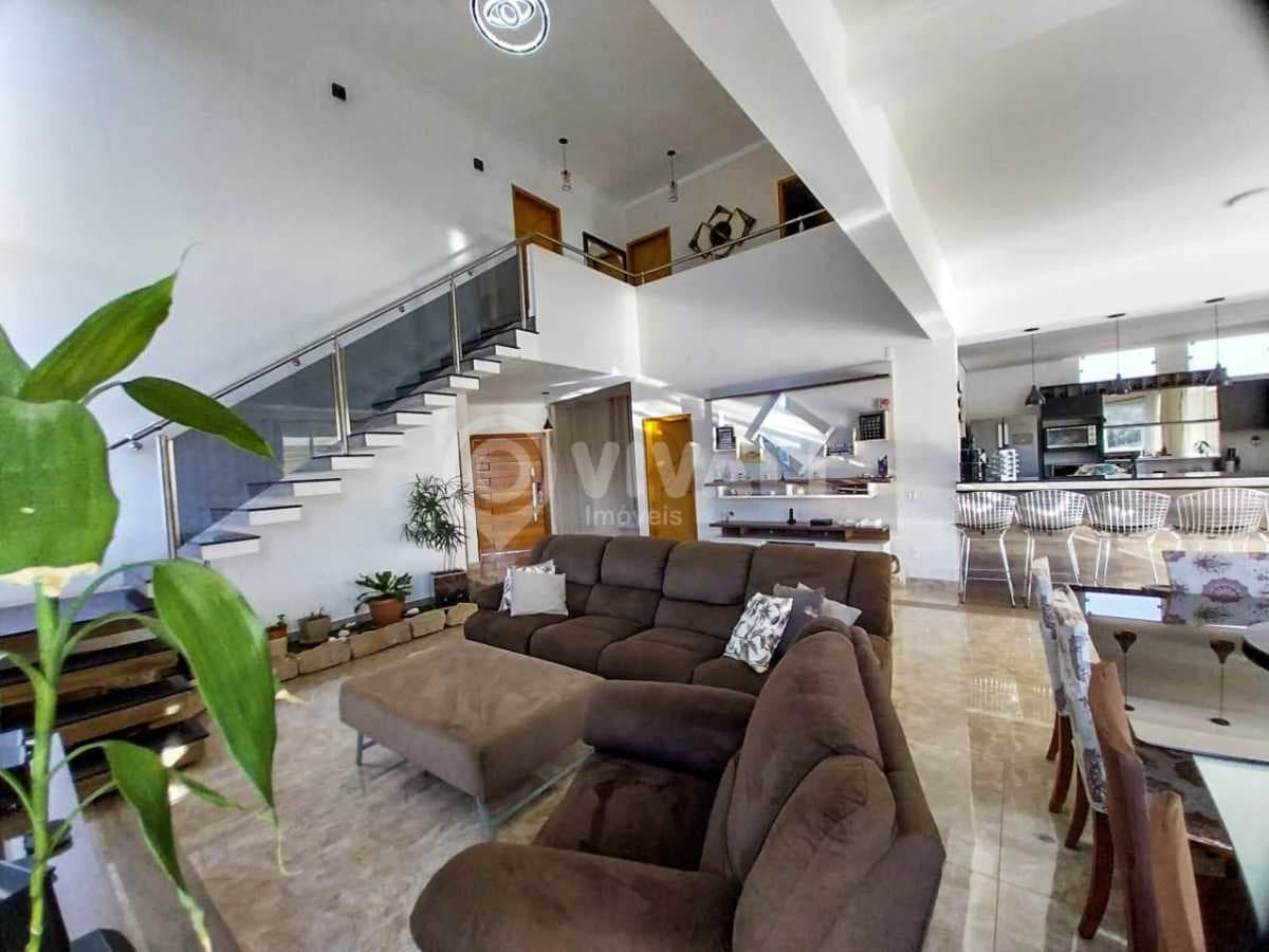 Casa em Condomínio com 2 suítes no Reserva Santa Rosa