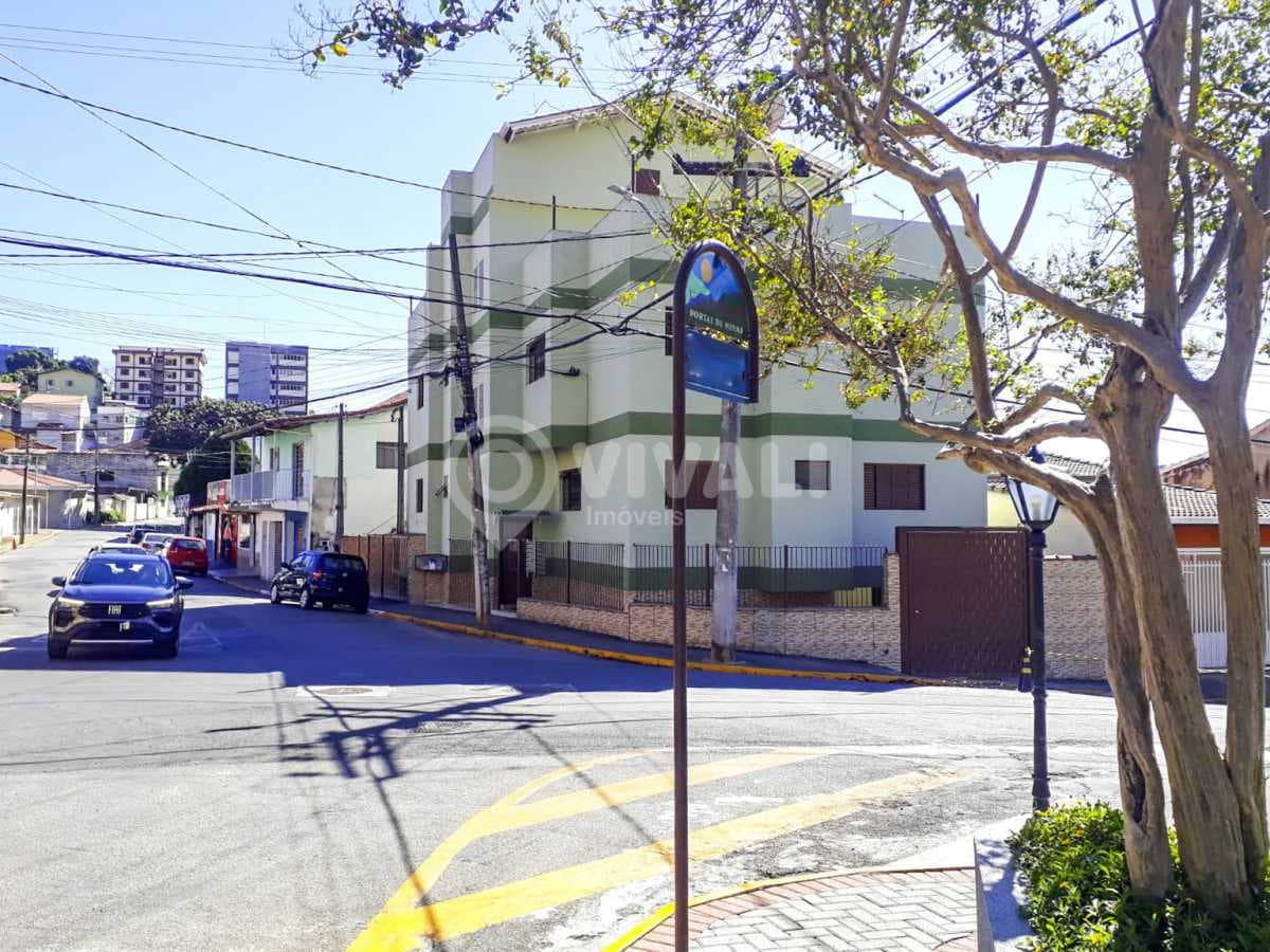 Prédio Residencial com 8 quartos no Centro — foto 3