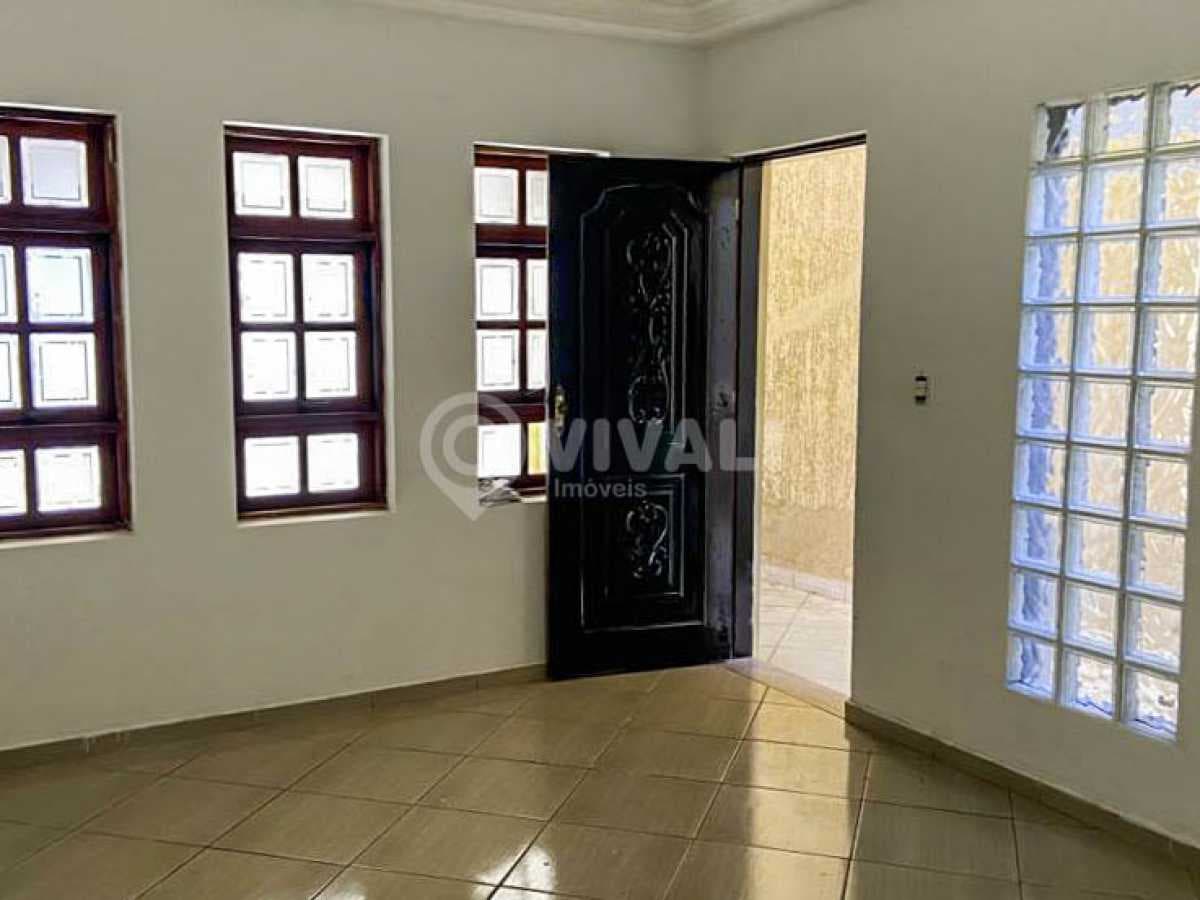 Casa de rua com 1 suíte no Parque da Colina