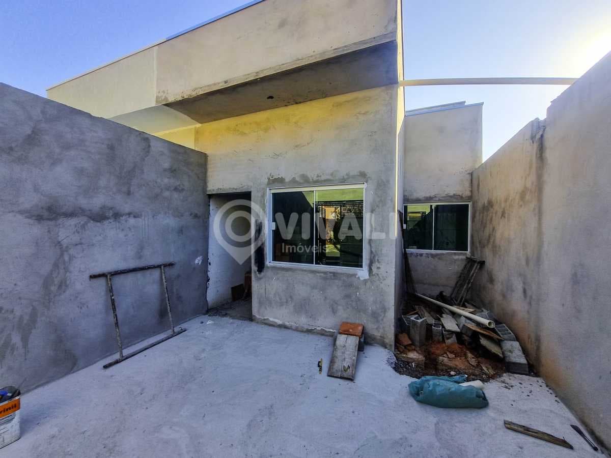 Casa de rua com 1 suíte no Jardim Tereza