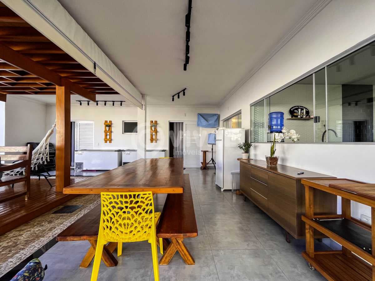Casa em Condomínio com 4 suítes no Condomínio Itatiba Country Club