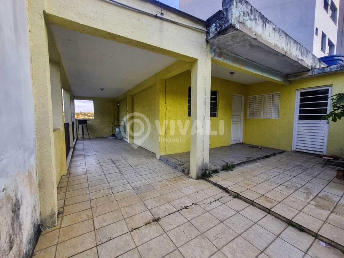 Casa de rua com 4 quartos no Jardim São José