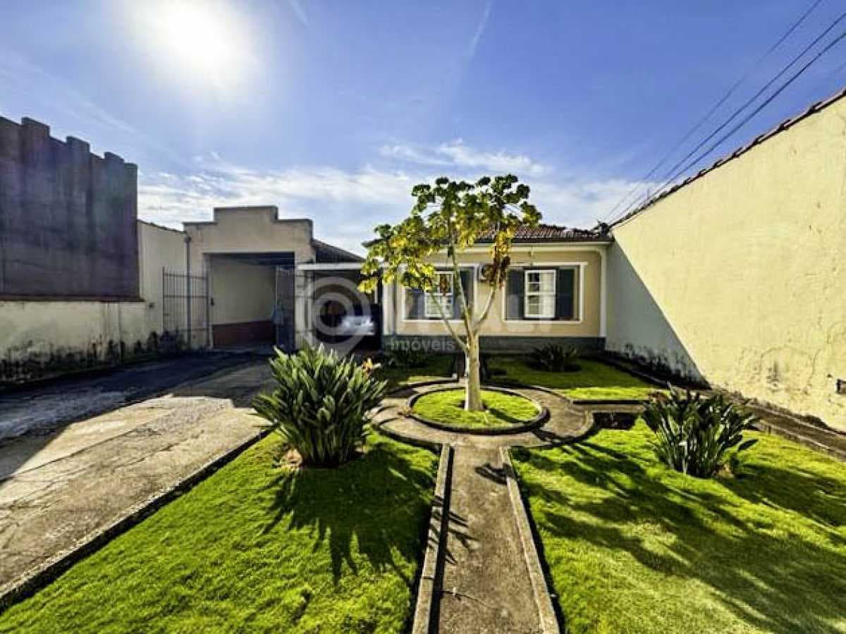 Casa de rua com 4 quartos no Vila Santa Clara