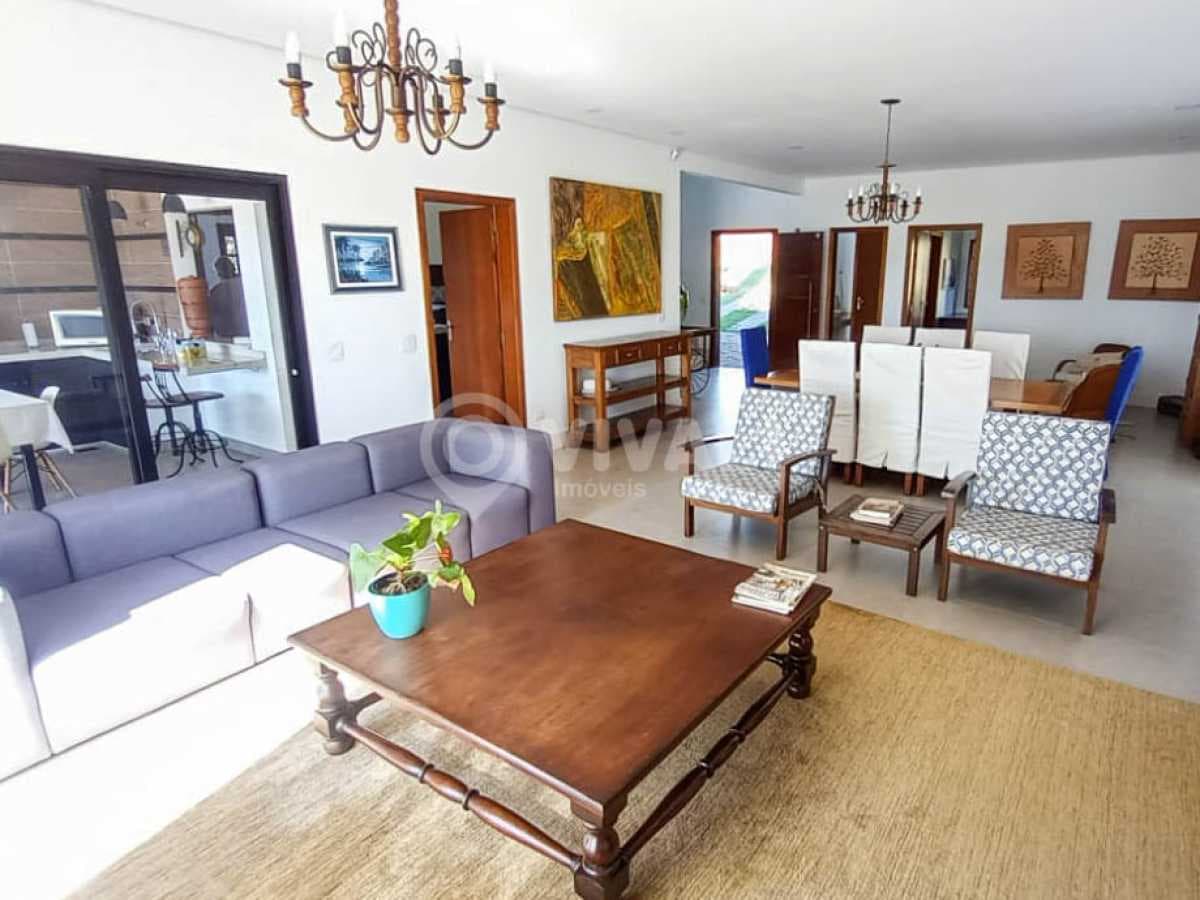 Casa em Condomínio com 3 suítes no Residencial Vereda Paraíso