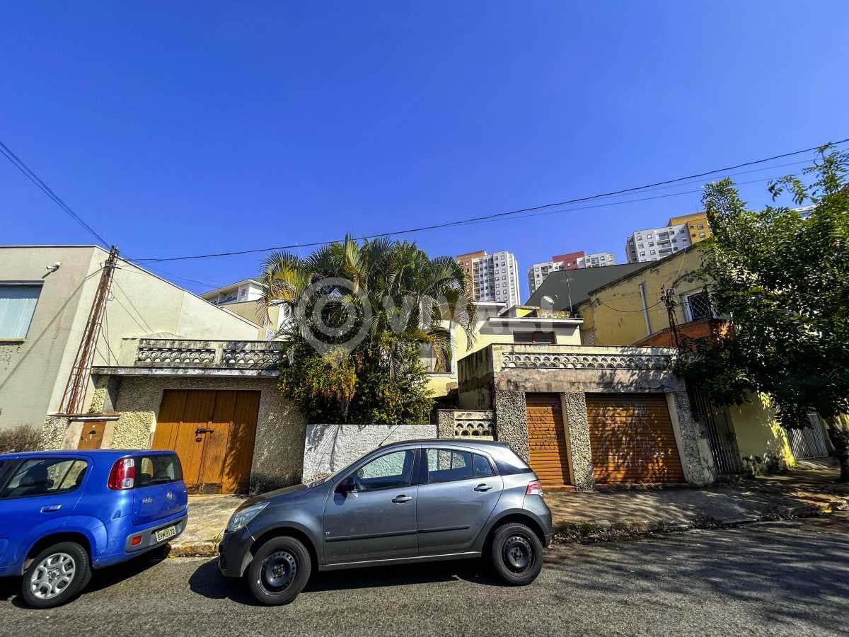 Casa de rua com 3 quartos no Jardim Belém