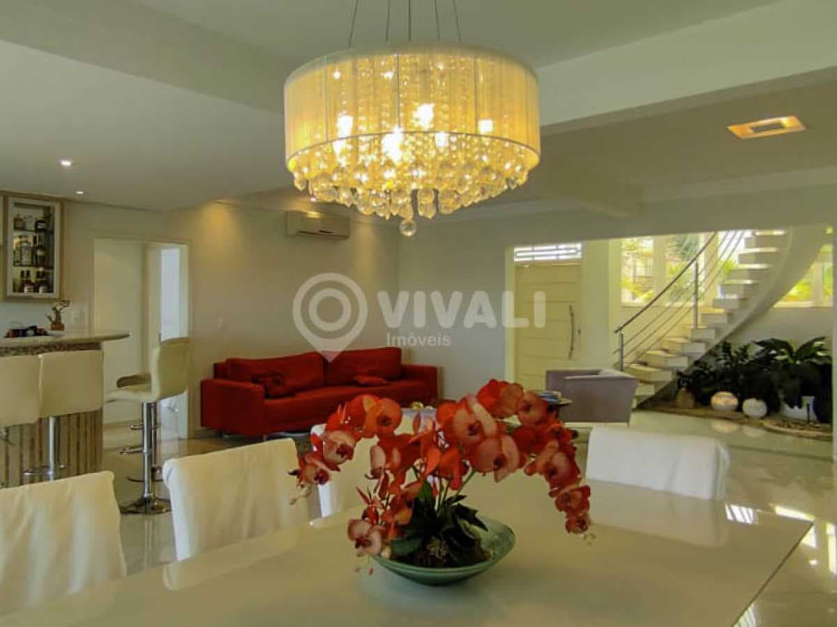 Casa em Condomínio com 4 suítes no Residencial Villaggio Paradiso