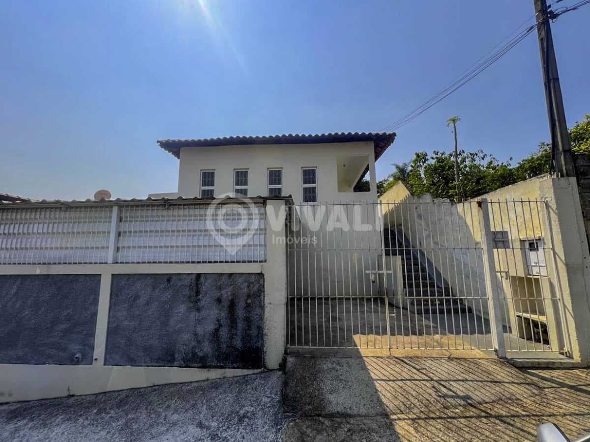 Casa de rua com 1 suíte no Jardim Salessi