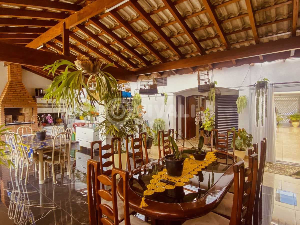 Casa de rua com 1 suíte no Jardim Santo Antônio — foto 2