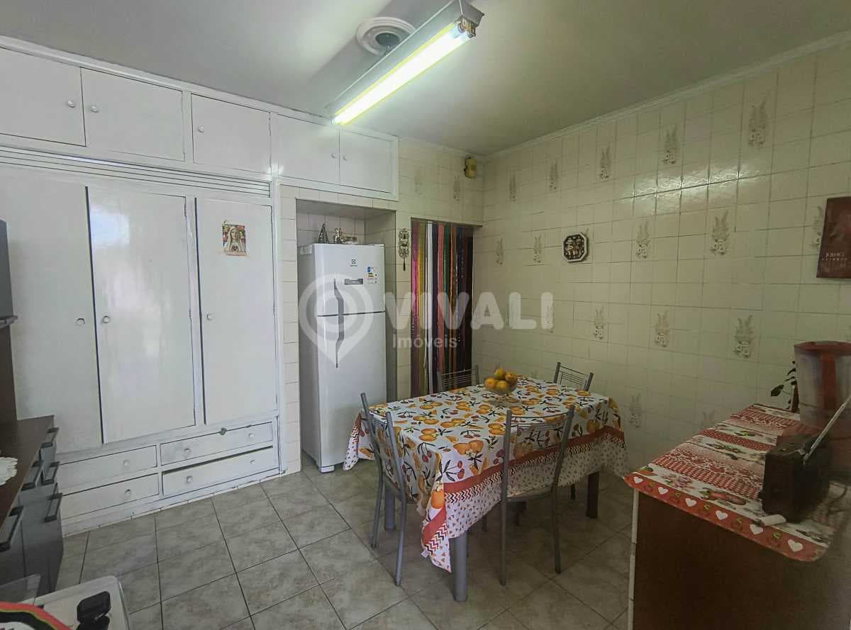 Casa de rua com 4 quartos no Jardim Nice — foto 2