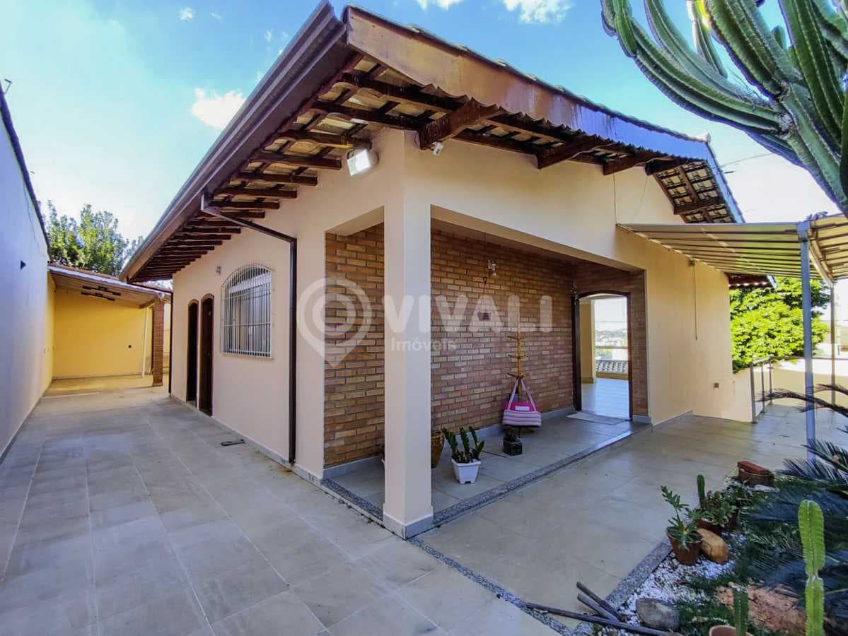 Casa de rua com 2 suítes no Vila Bela Vista