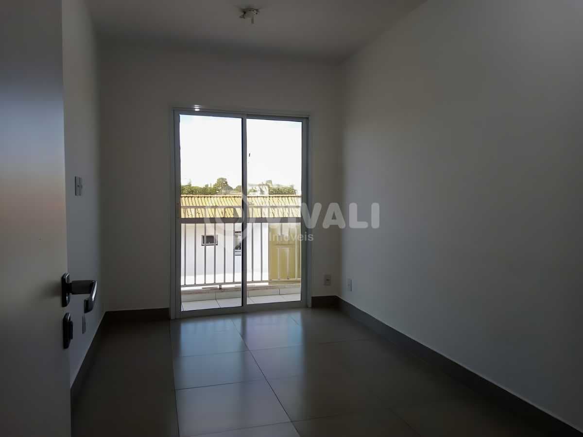 Apartamento com 2 quartos no Santa Claudina