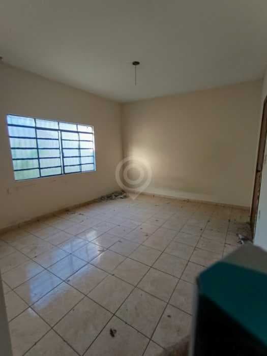 Casa de rua com 2 quartos no Centro
