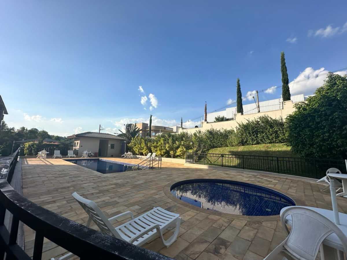 Apartamento com 1 suíte no Condomínio Vila Garibaldi