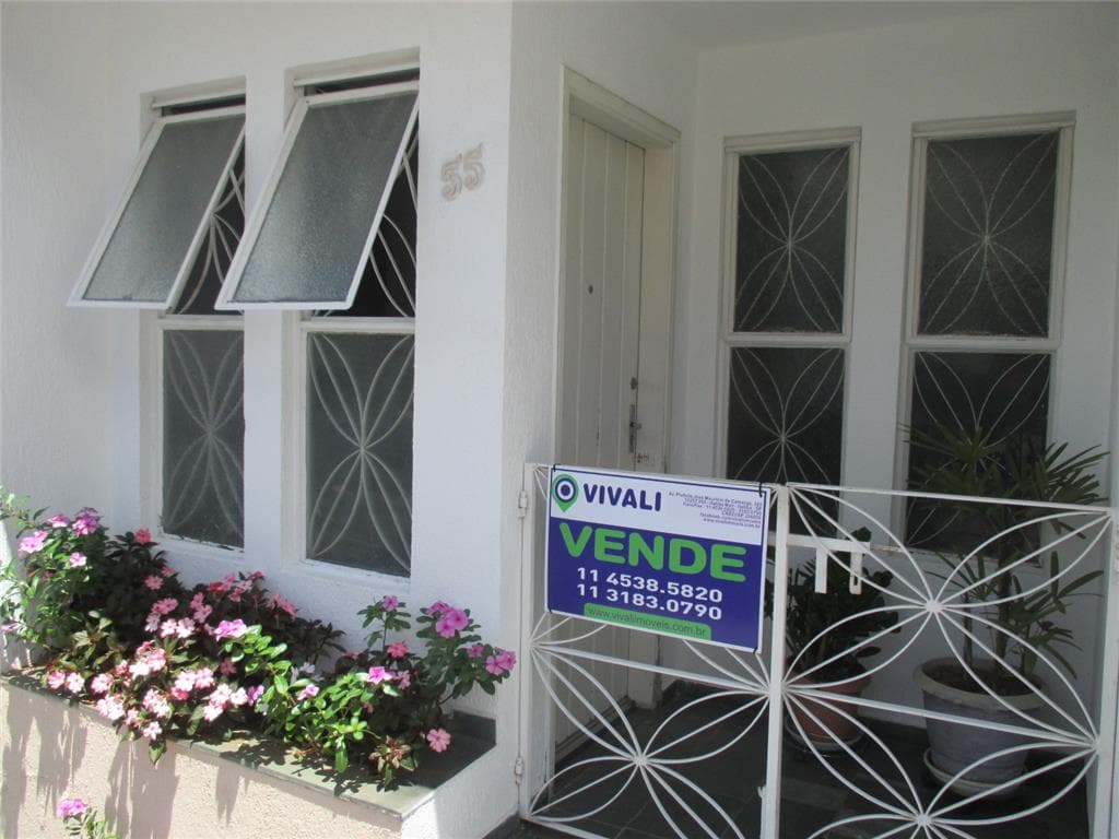 Casa de rua com 1 suíte no Jardim Belém