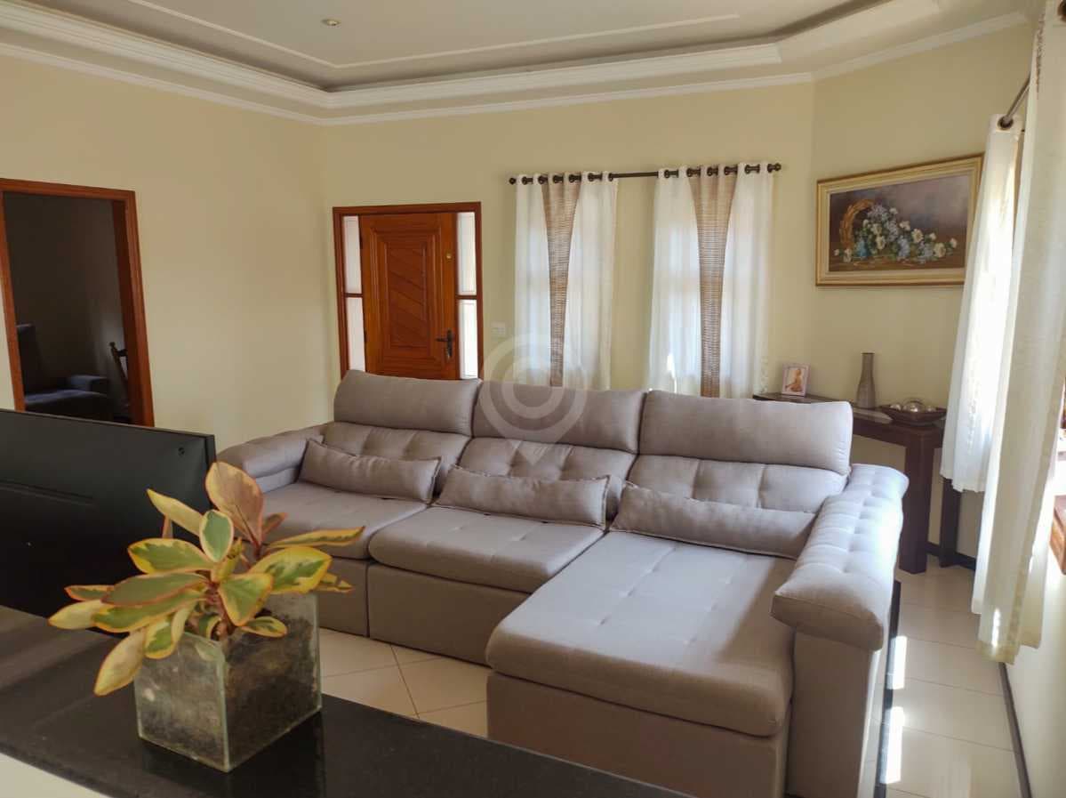 Casa de rua com 1 suíte no Recanto do Parque